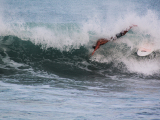 Everyone found some barrels that way. Everyone in his very own way…   thefreesurfer.com
